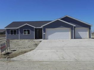 3017 10th St SE, Minot, ND 58701