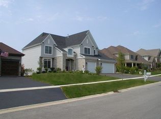 39W341 Preston Cir, Geneva, IL 60134