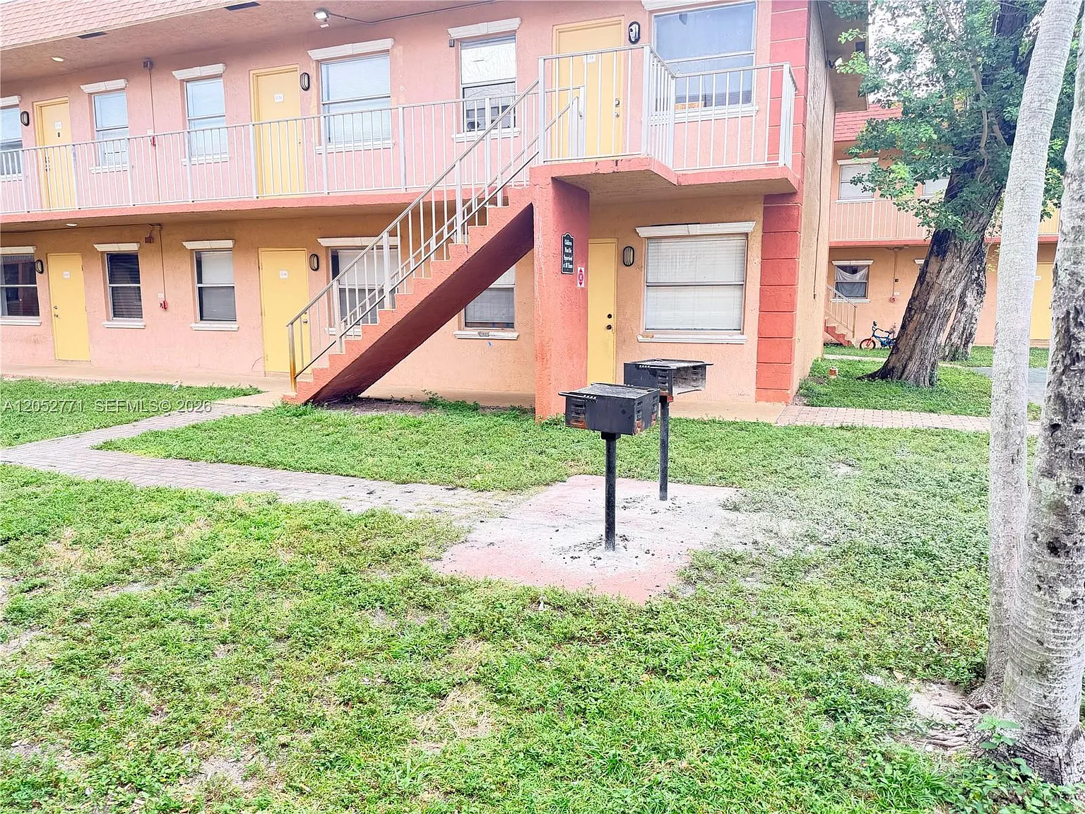 Courts At Oakland Park — Photo 2
