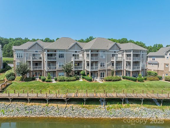 3rd image of 104 Pier 33 Dr Unit 303