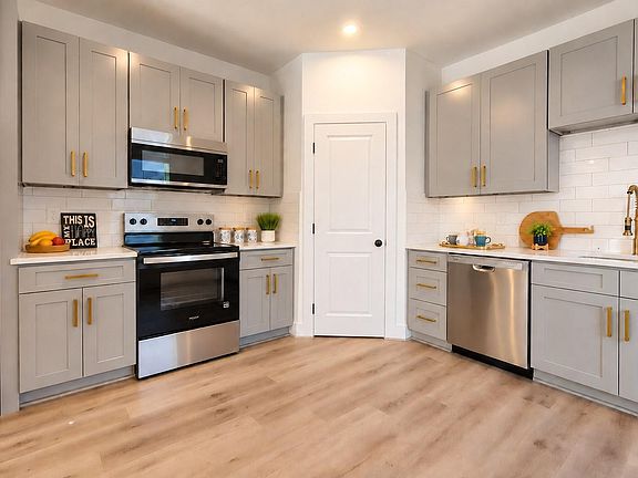 4th image of 3263 Sauce Pan Way #B