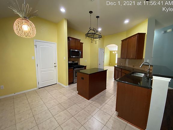 4th image of 165 Poplarwood Dr