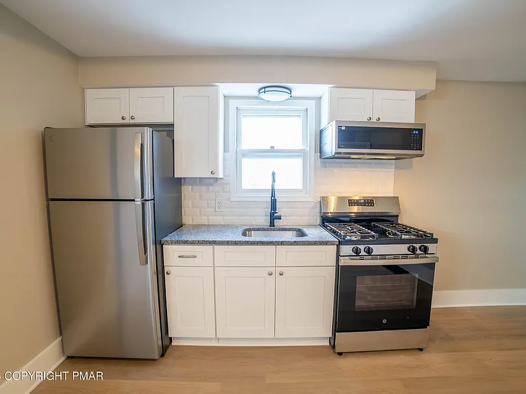 811 Monroe St #1 — Photo 9