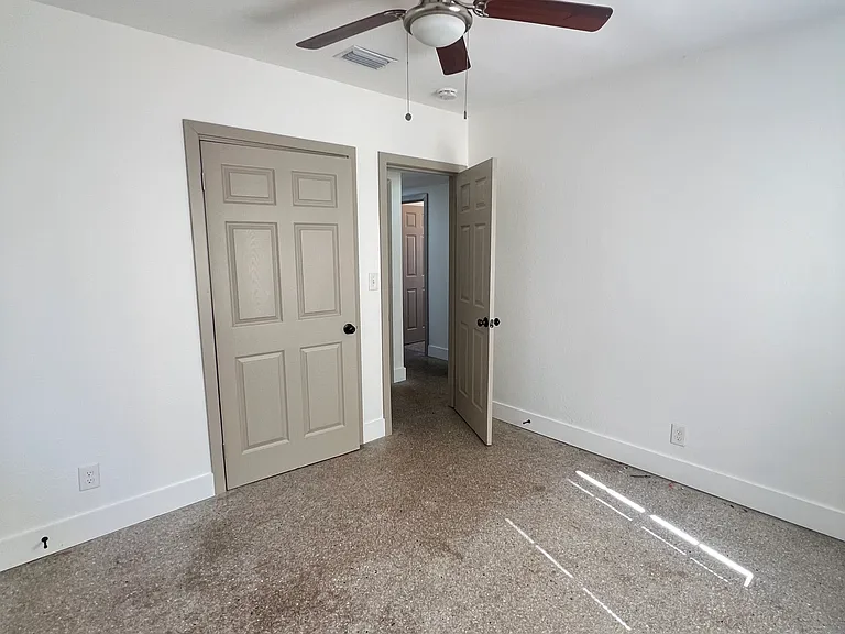 6819 E 21st Ave — Photo 21