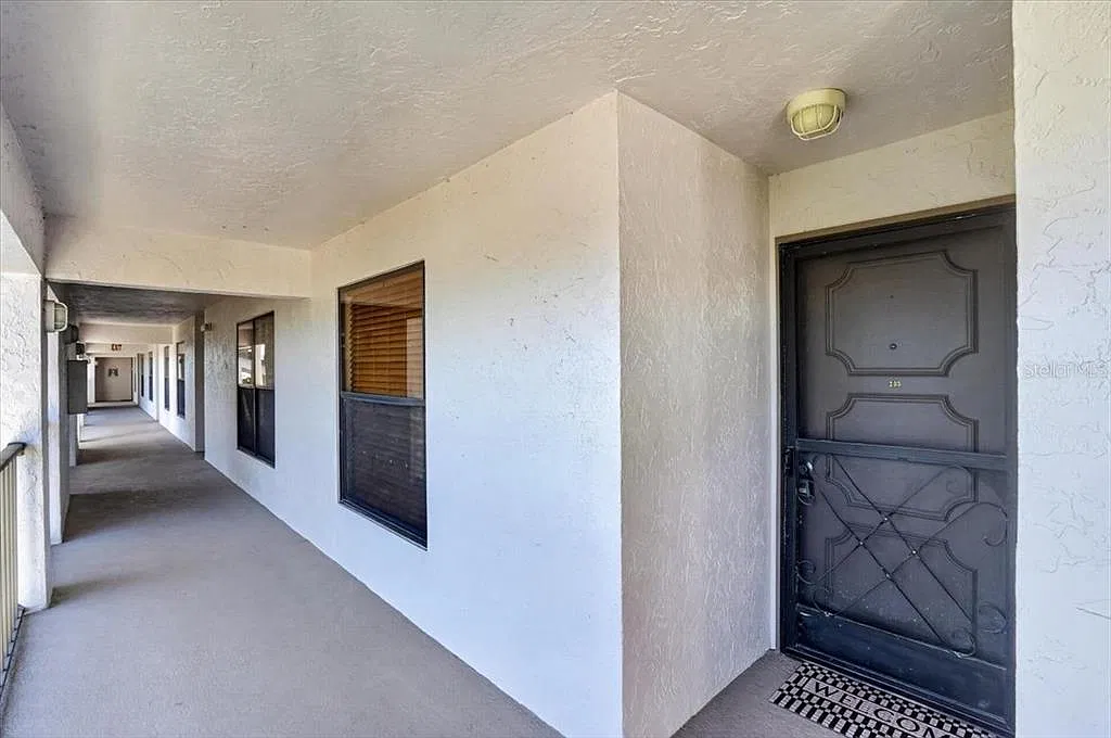 2 bed, 2.0 bath, 1196 sqft, $3,000 — Photo 3