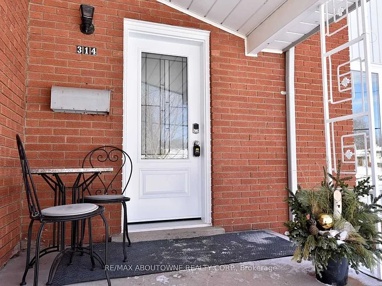 314 Bevan Dr — Photo 4