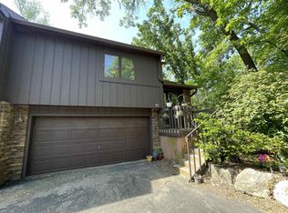 21 Hickory Hollow Dr, Madison, WI 53705
