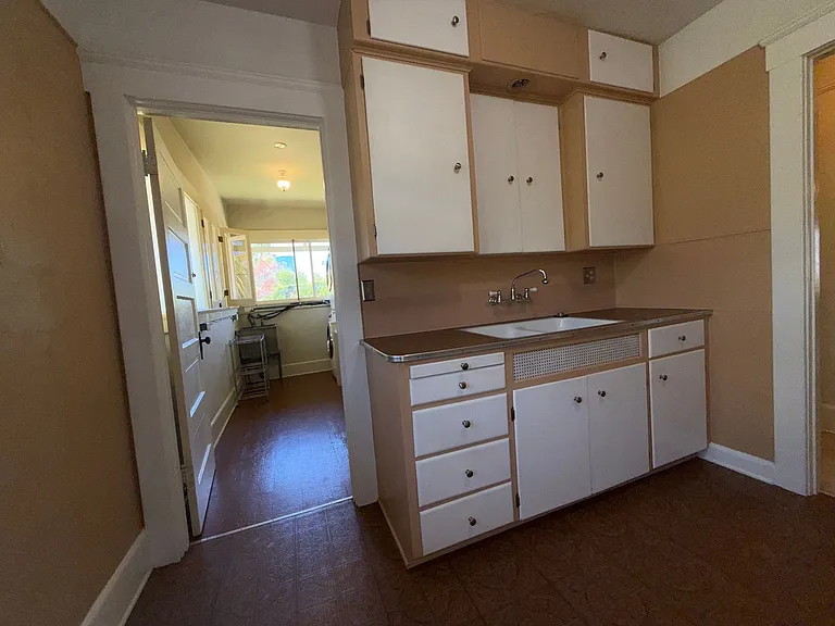 3355 Brant St — Photo 24