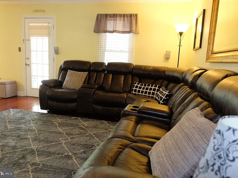 1000 Elbridge Way — Photo 5