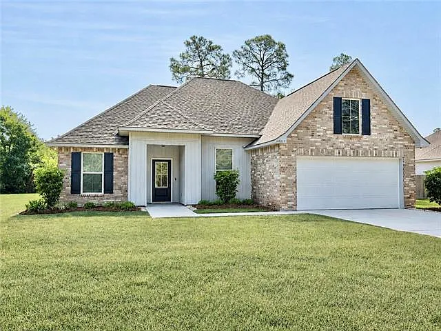 3 bed, 2.0 bath, 1844 sqft, $2,000 — Photo 1