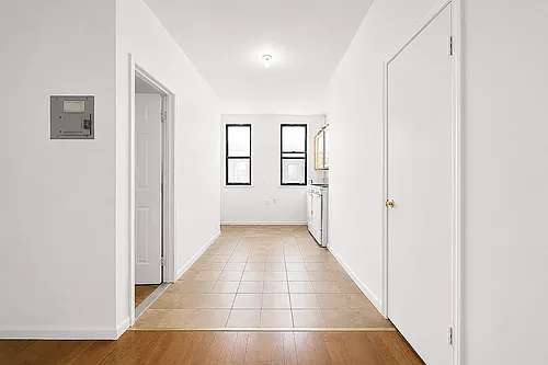 294 Harman St #2Y Photo 1