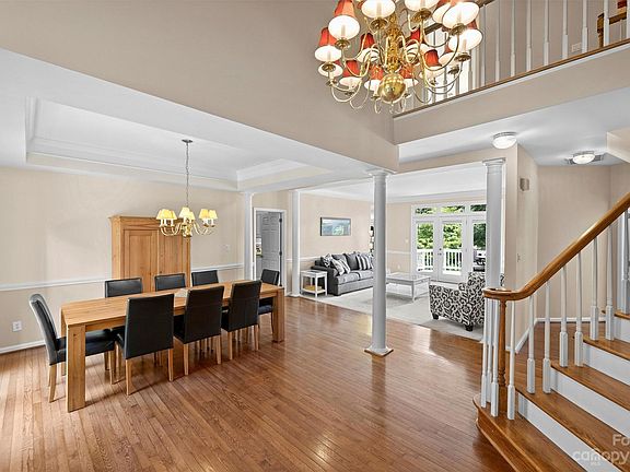 5th image of 122 Wynward Ln