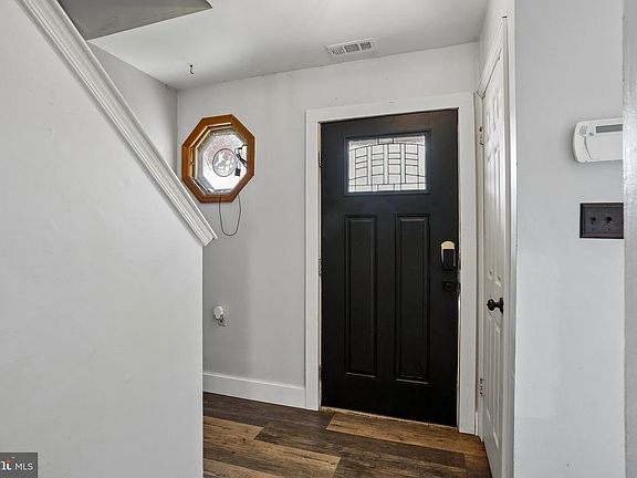 4th image of 7 Summit Ct