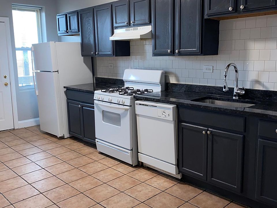 1st image of 527 N Homan Ave #3Z