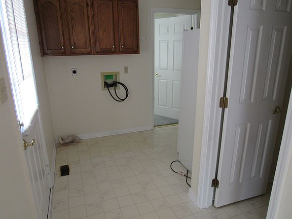5th image of 9404 Ionic Ct