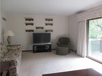 5th image of 3891 Stark Ln