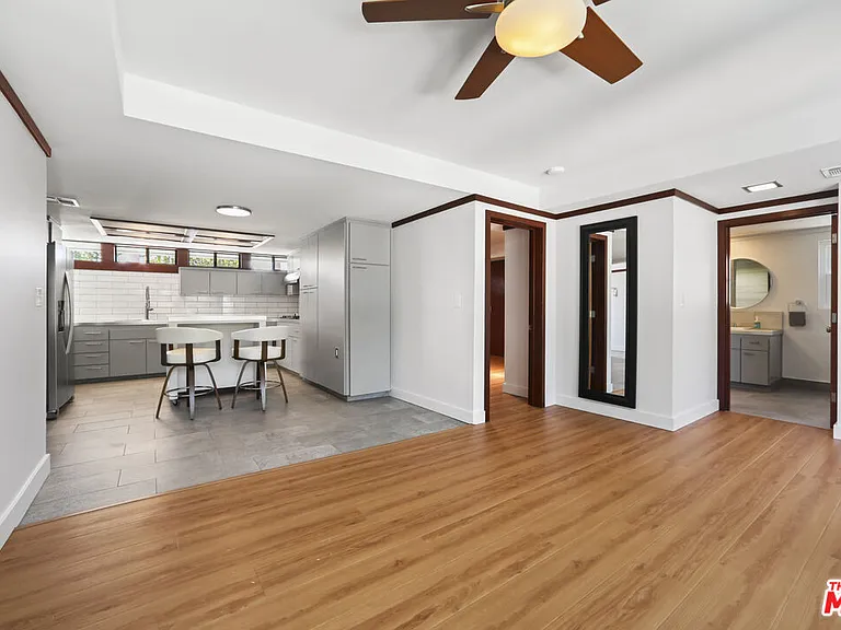 2672 Veteran Ave — Photo 11