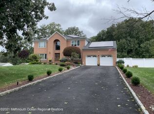 23 Esther Dr, Freehold, NJ 07728