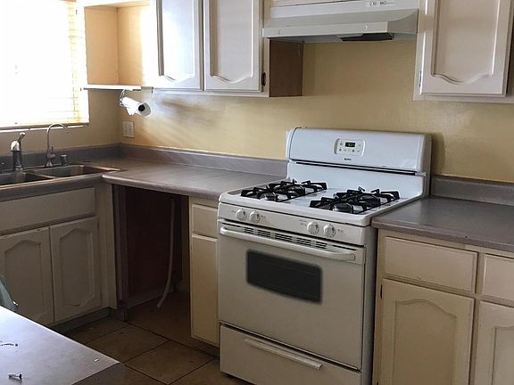 Kitchen-dishwasher is now installed