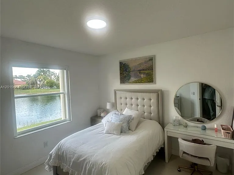 18571 SW 44th St — Photo 32