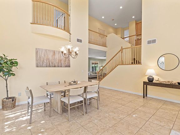 4th image of 10641 Wellington Cir
