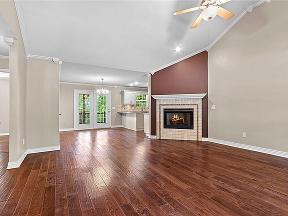 2nd image of 29 Lord Nelson Dr