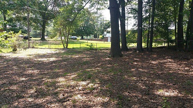 2nd image of 735 Fairwood Dr