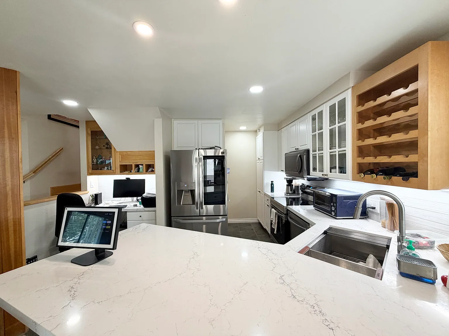 2 bed, 2.5 bath, 1332 sqft, $4,195 — Photo 3