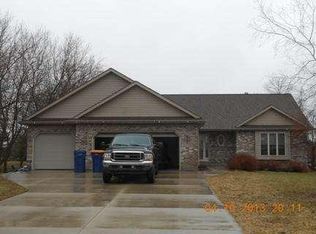 212 Pheasant Ln, West Bend, WI 53090