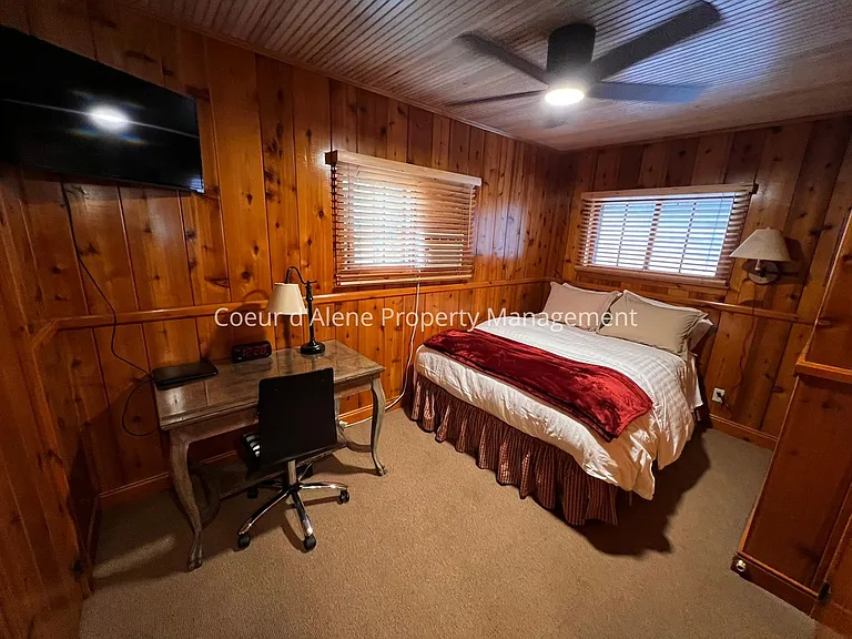 10646 N Lakeview Dr — Photo 9