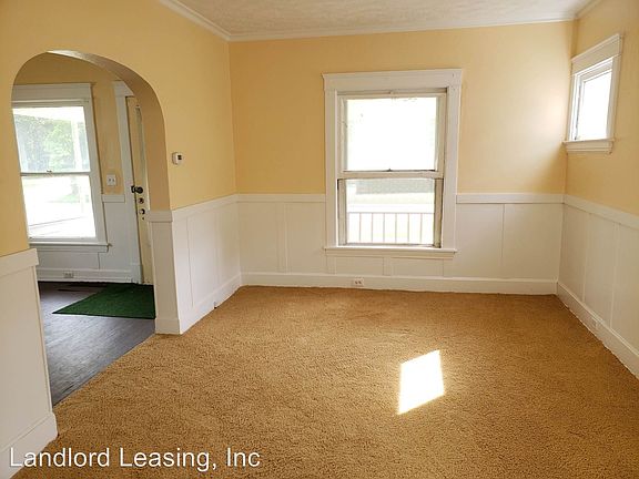 4th image of 918 W 22nd St