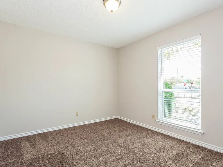 6053 Herschel Dr — Photo 11