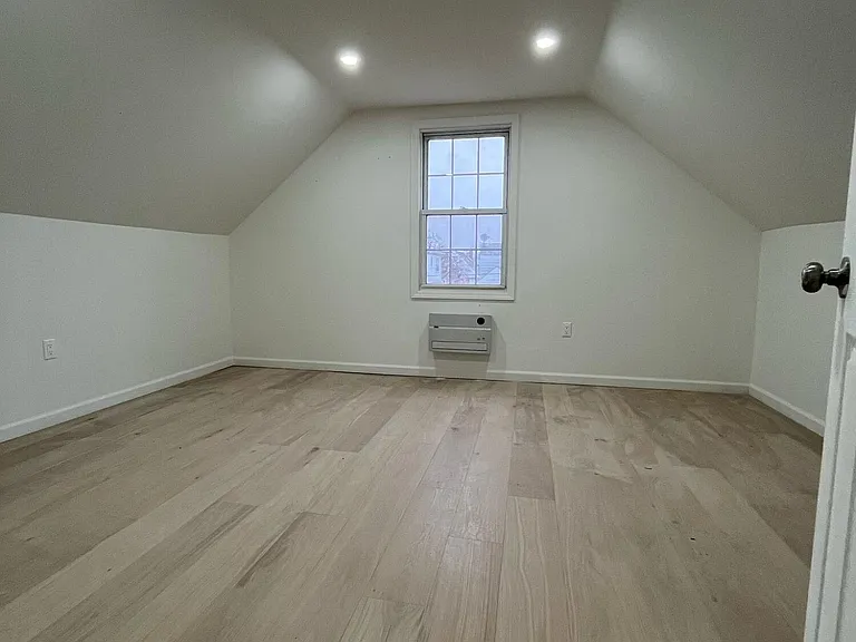 86 Hackett Blvd #2 — Photo 2