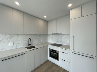 13685 102nd Ave #1806, Surrey, BC V3T0S2