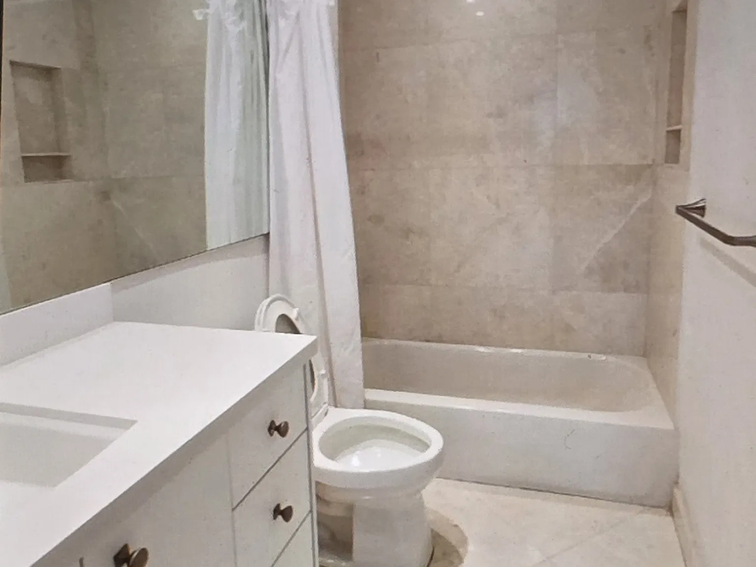 2 bed, 1782 sqft, $7,400 — Photo 3