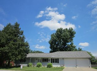 607 Rice St, Carmi, IL 62821