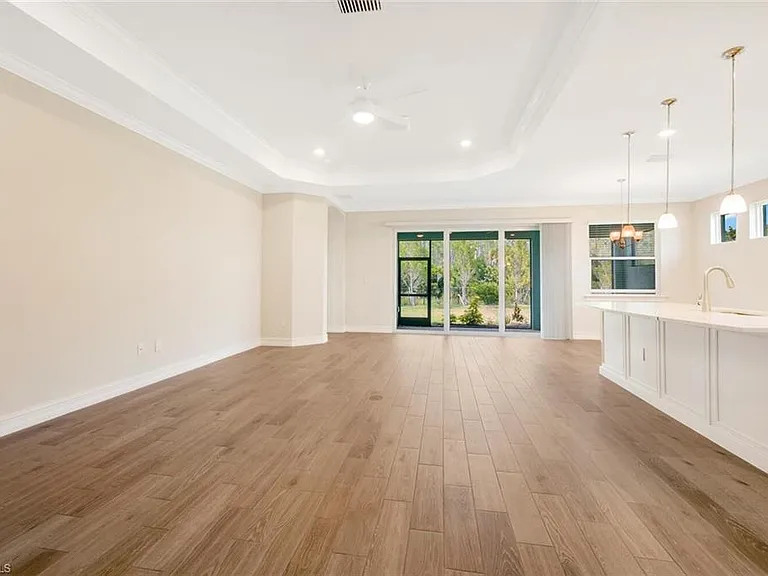 16808 Bay Island Ct — Photo 3