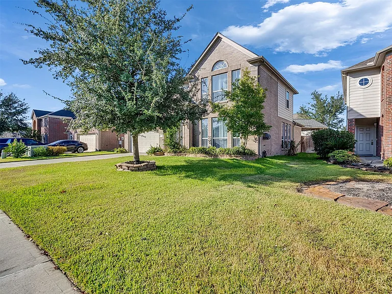 9915 Valance Way — Photo 3