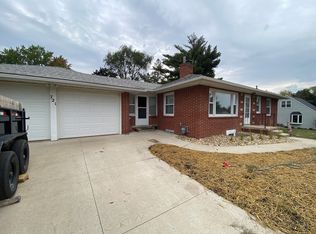 721 W 14th St, Cedar Falls, IA 50613