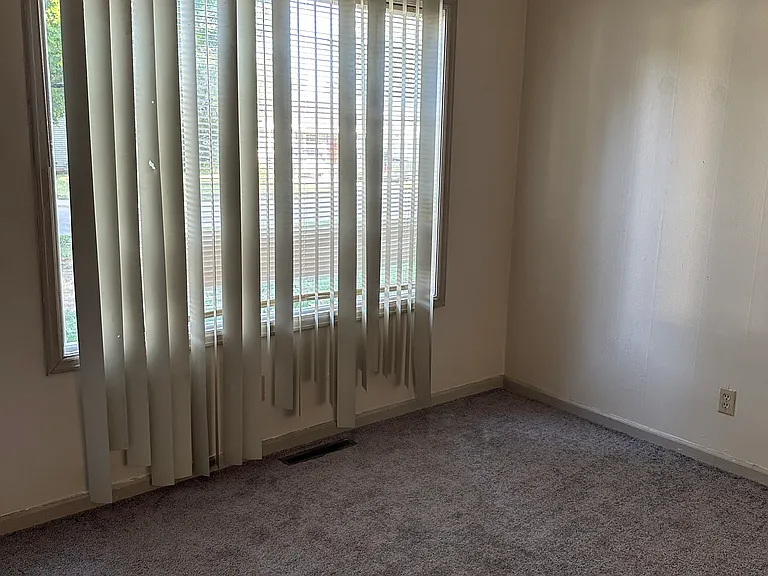 2739 S Classen Ave — Photo 2