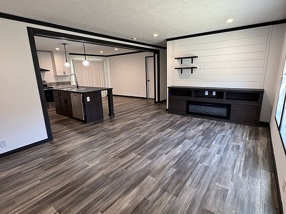 4th image of 2066 Anderson Rd