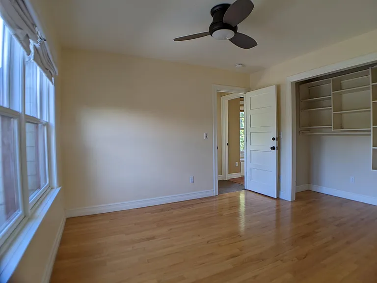 1827 N Skidmore St — Photo 37
