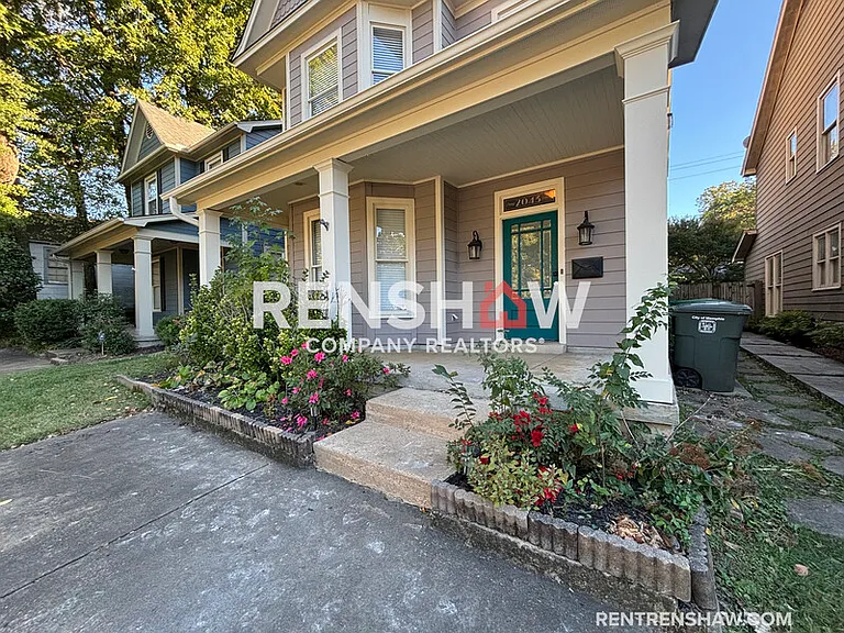 2043 Peabody Ave — Photo 2
