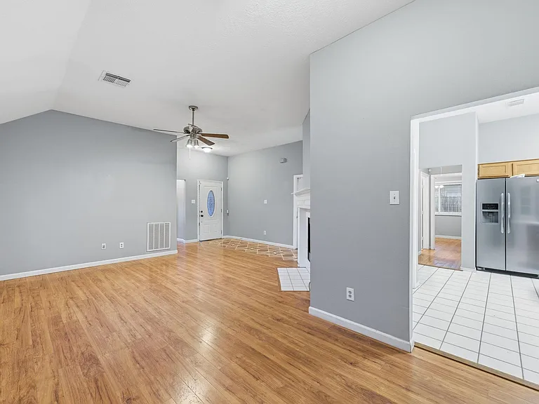 3503 Riverside Dr — Photo 9