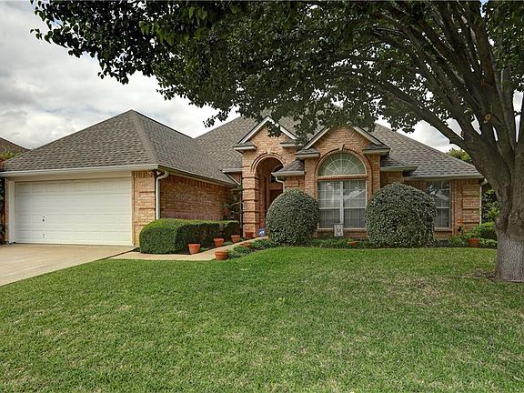 2nd image of 2205 Nugent Dr