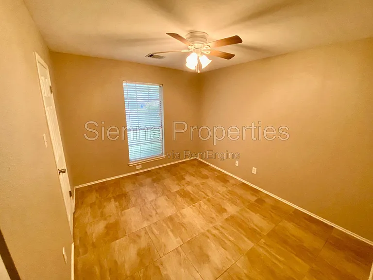 209 N Blue Ridge Pkwy — Photo 17