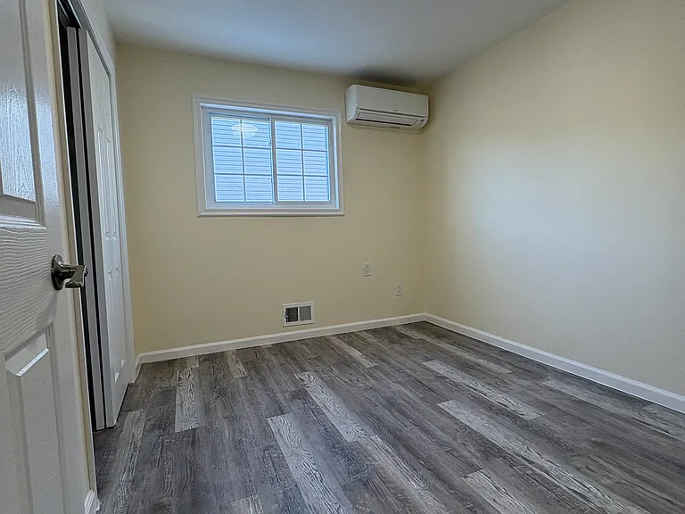 8 Rockville Ave #1 — Photo 8