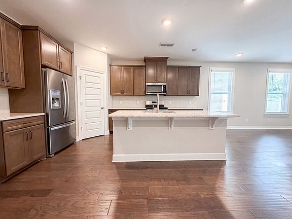 4th image of 6044 Blackberry Ridge Ln