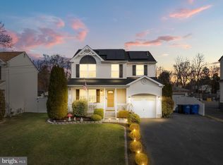 825 N Forklanding Rd, Maple Shade, NJ 08052