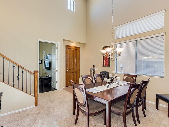 4th image of 3823 E Parkview Dr